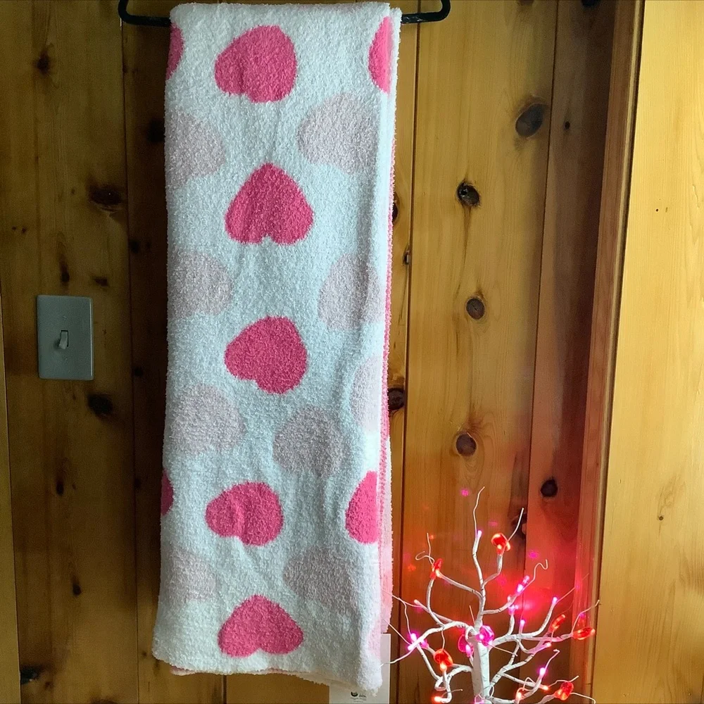 CUPCAKES & CASHMERE Feather Knit Candy Hearts Throw